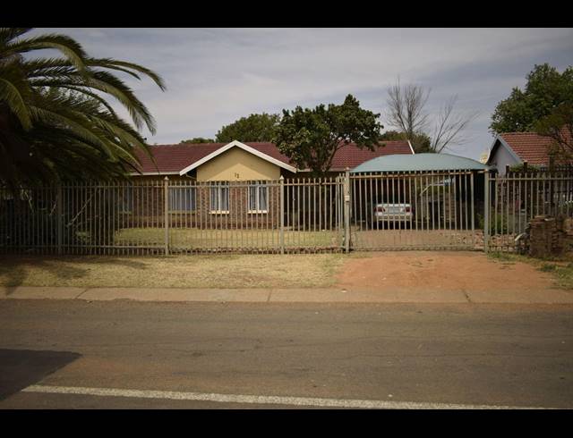 5 BEDROOM HOUSE SOLD IN RIAMAR PARK